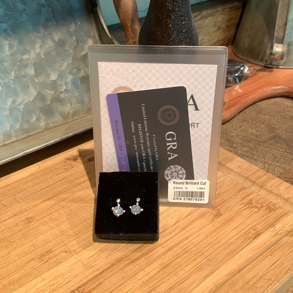 Jewelry - 2 ctw Moissanite dangle earrings